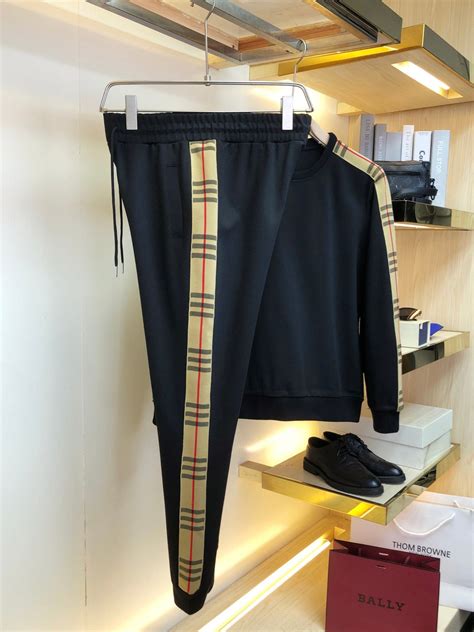 Burberry trac ksuit